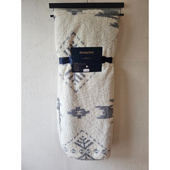NEW Pendleton Sherpa Aztec Throw Blanket 50x70 Cream Ivory Gray Cream Geo - Picture 1 of 6